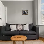 Guestready - A Beautiful Home With Garden