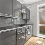 Guestready - A Beautiful Home With Garden