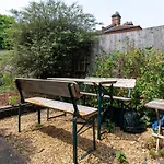 Guestready - A Beautiful Home With Garden