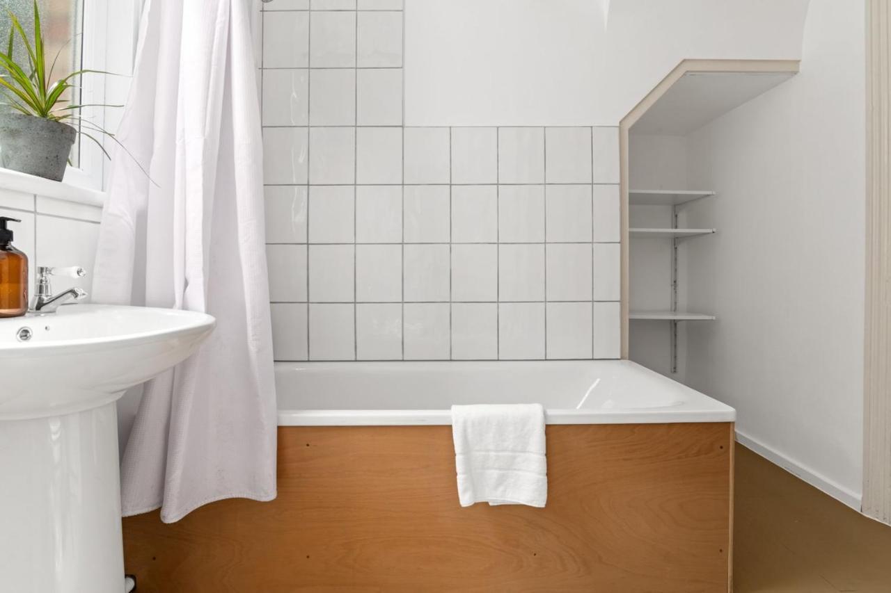 Apartment Guestready - A Beautiful With Garden London
