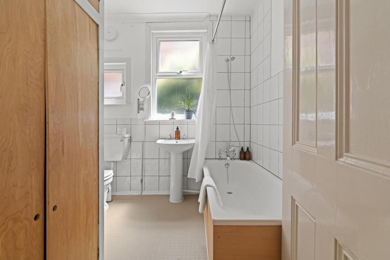Apartment Guestready - A Beautiful With Garden London